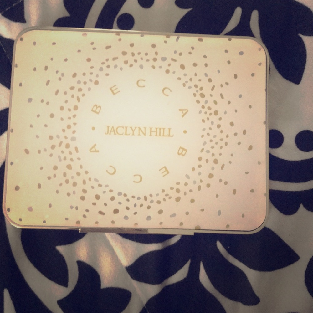 Becca x Jaclyn Hill champagne collection pallete
